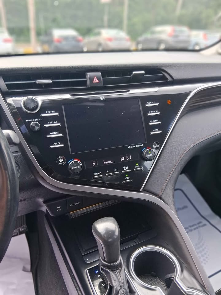 2018 Toyota Camry - $13,500