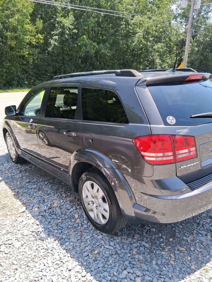 2018 Dodge Journey - $9,995