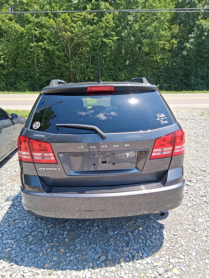 2018 Dodge Journey - $9,995