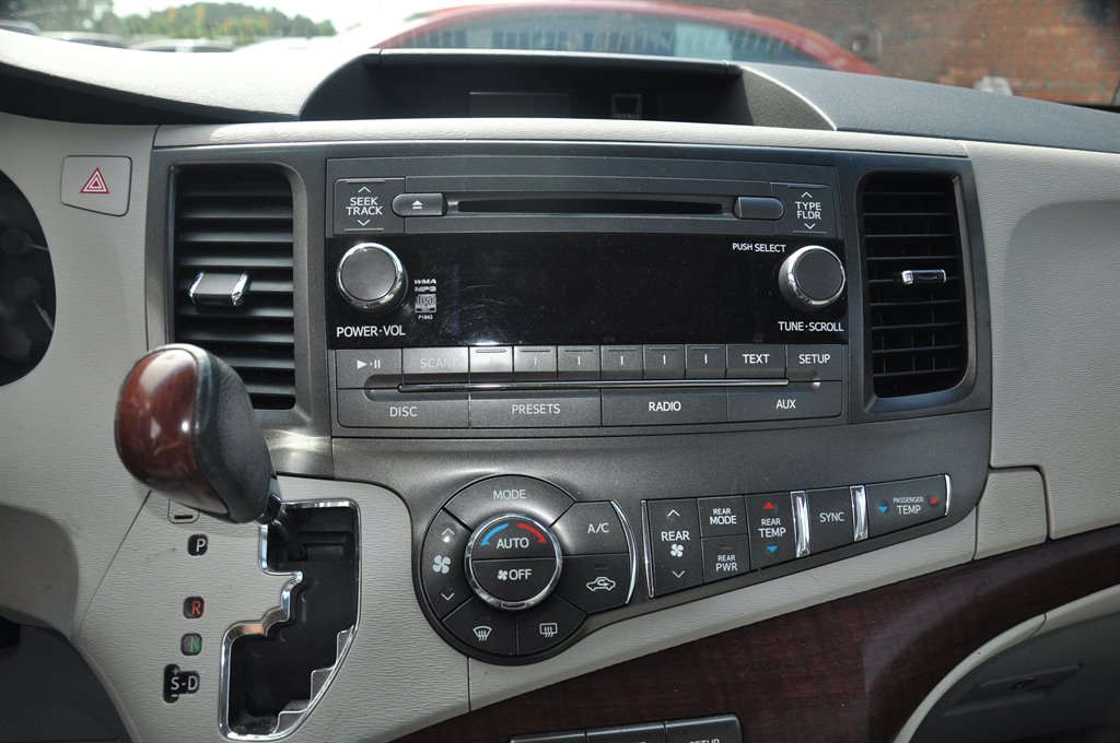 2011 Toyota Sienna