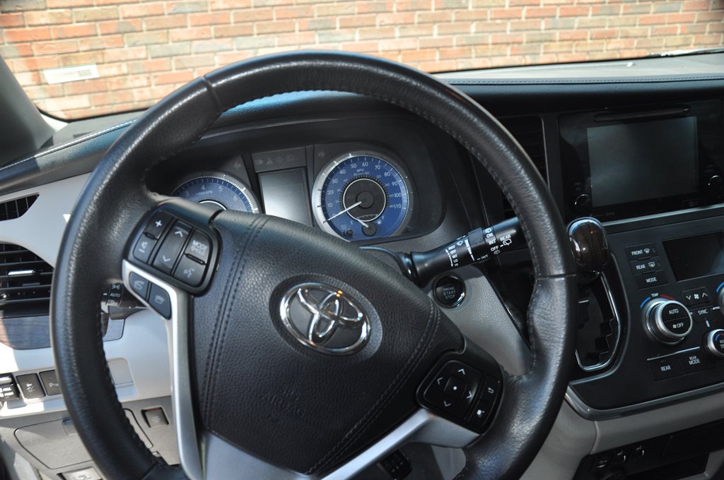 2017 Toyota Sienna