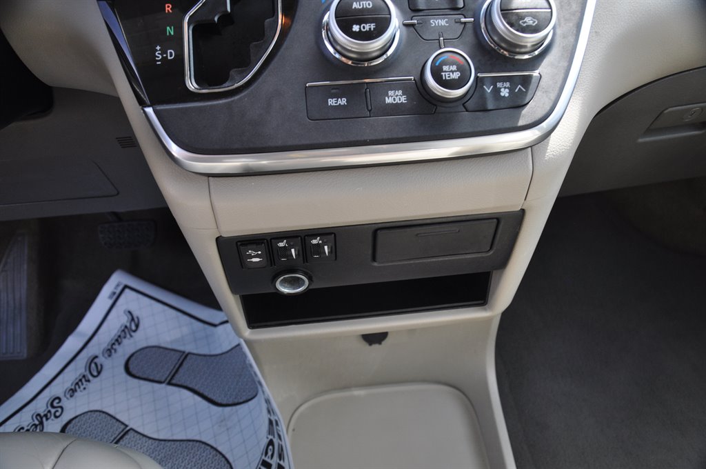 2015 Toyota Sienna