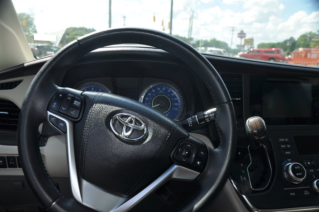 2015 Toyota Sienna