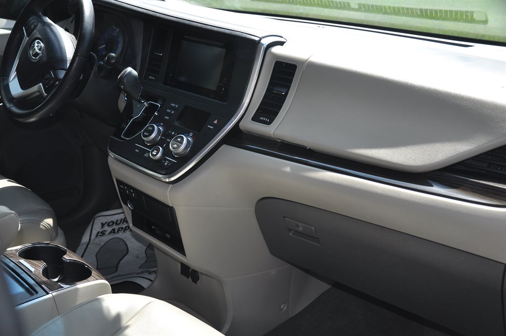 2015 Toyota Sienna