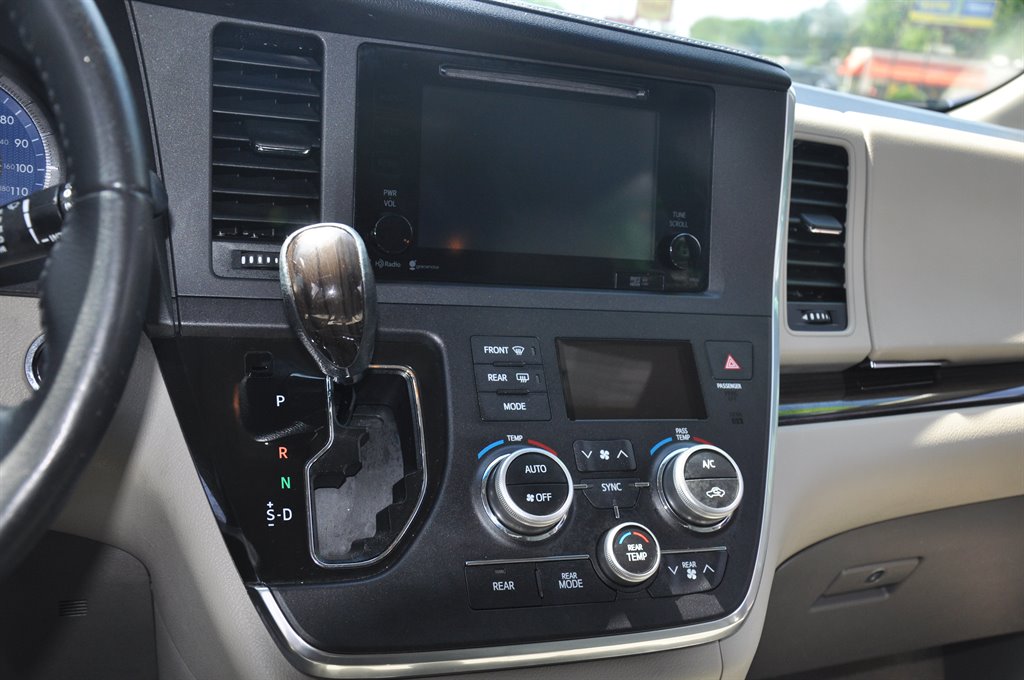 2015 Toyota Sienna