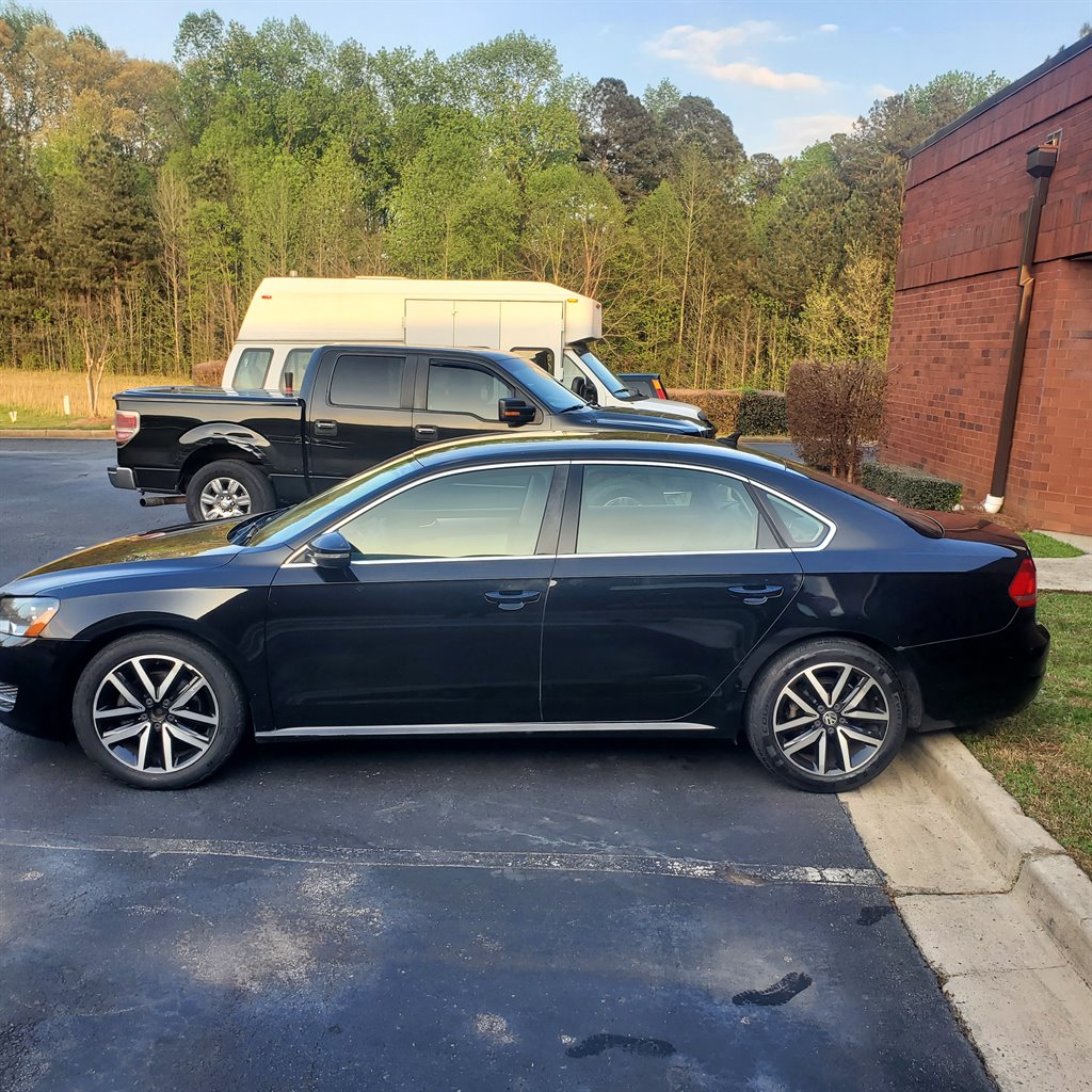 2012 Volkswagen Passat SE photo