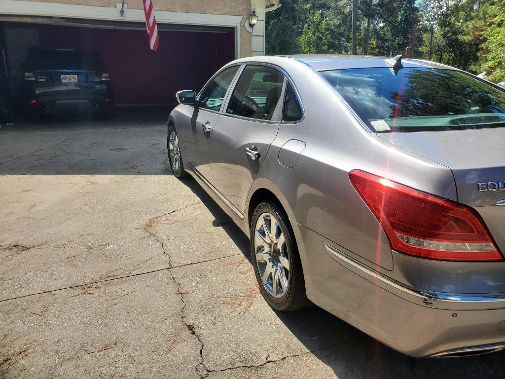 2011 Hyundai Equus - $8,999