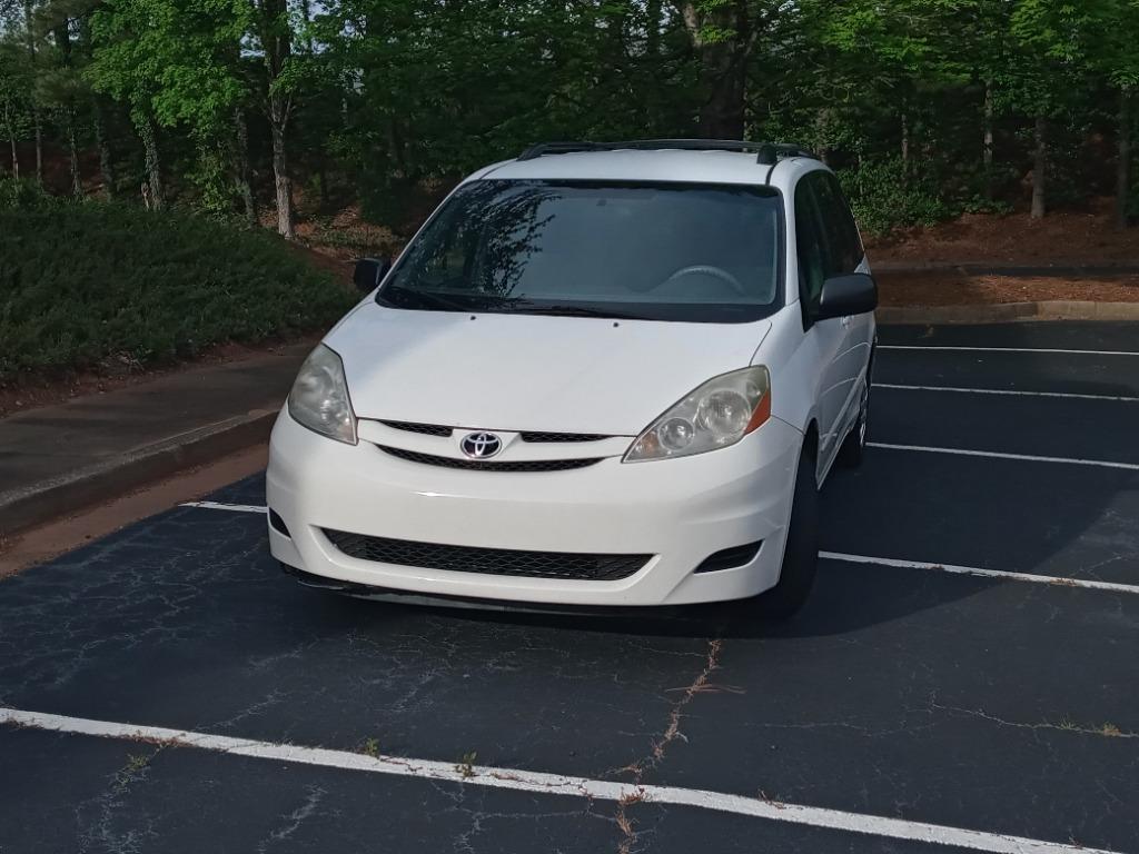 2008 Toyota Sienna CE 8-Passenger photo