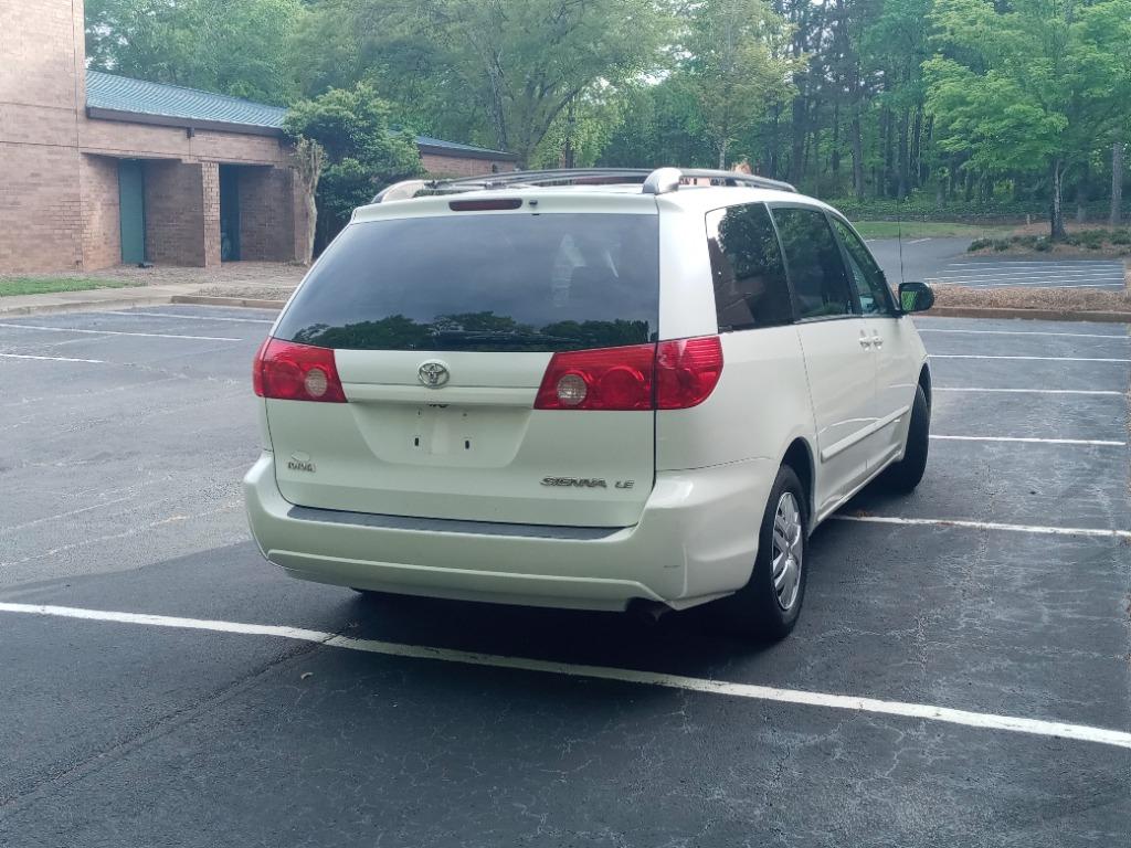 2008 Toyota Sienna CE 8-Passenger photo