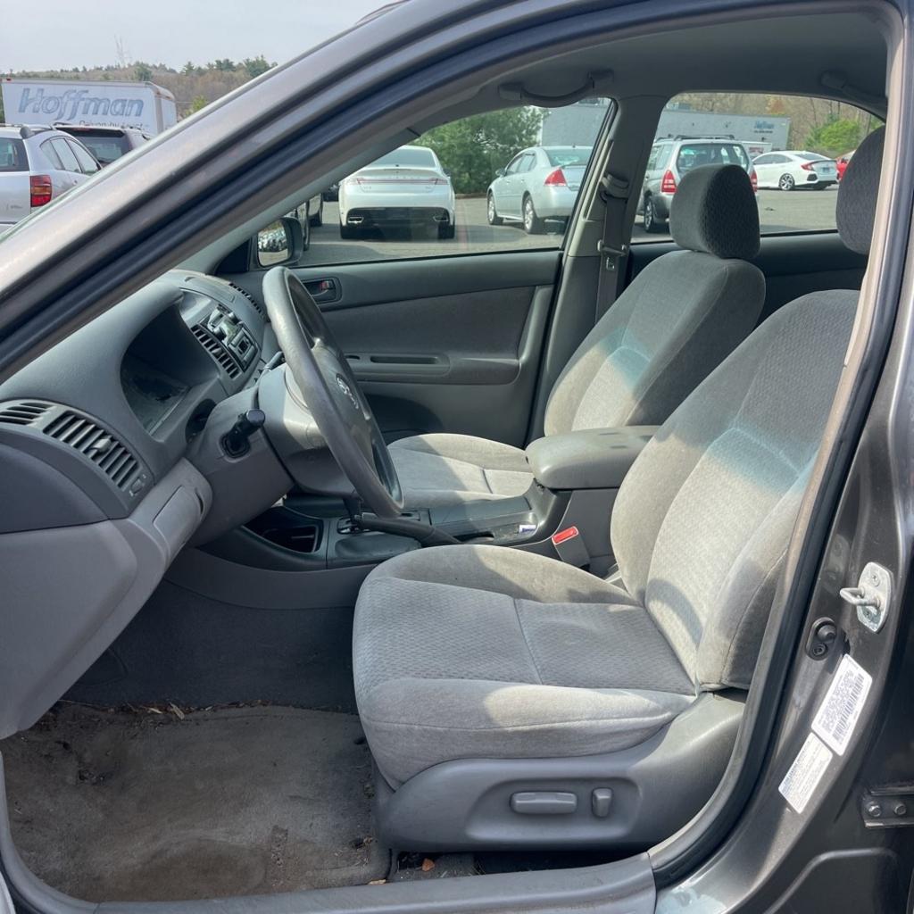 2003 Toyota Camry LE photo