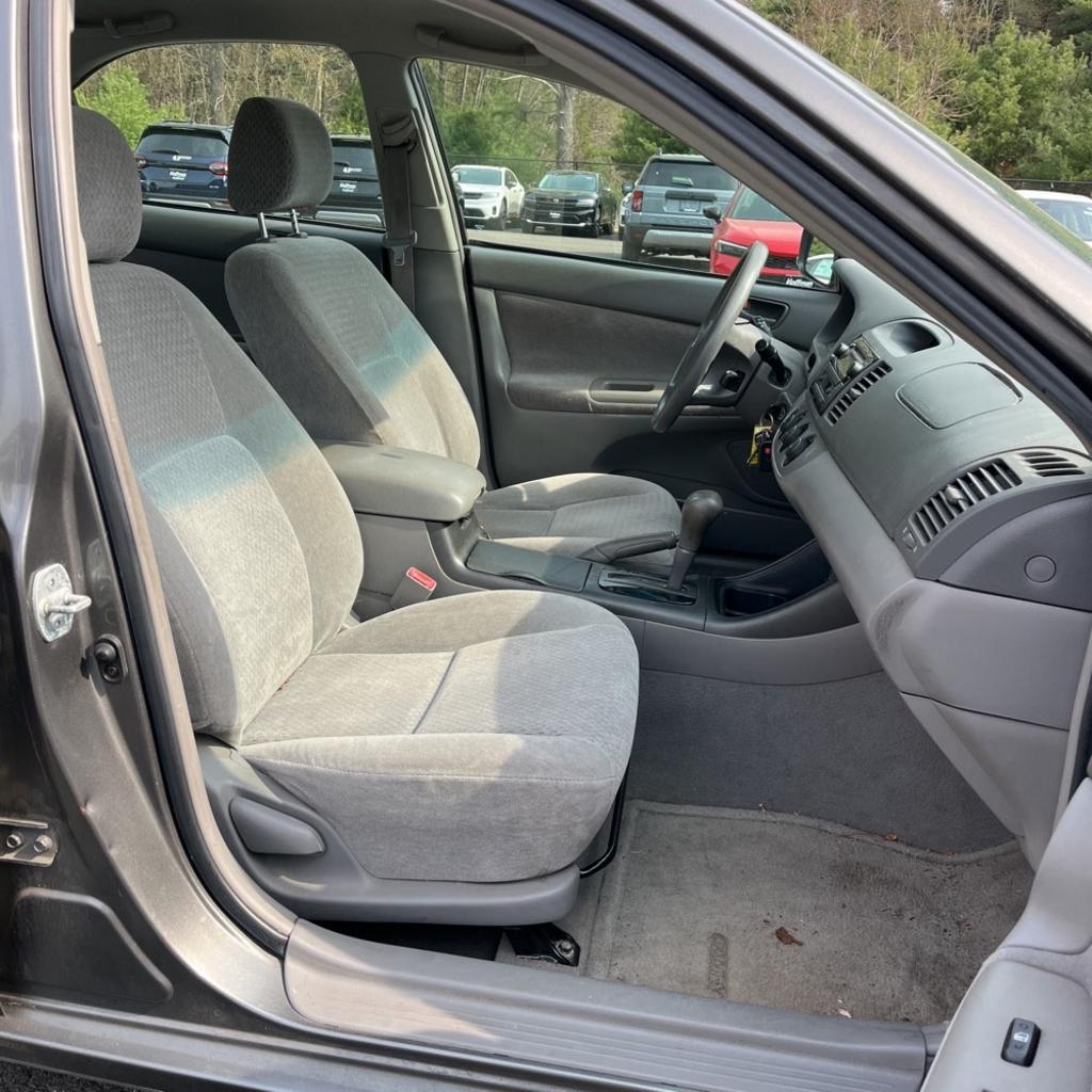 2003 Toyota Camry LE photo