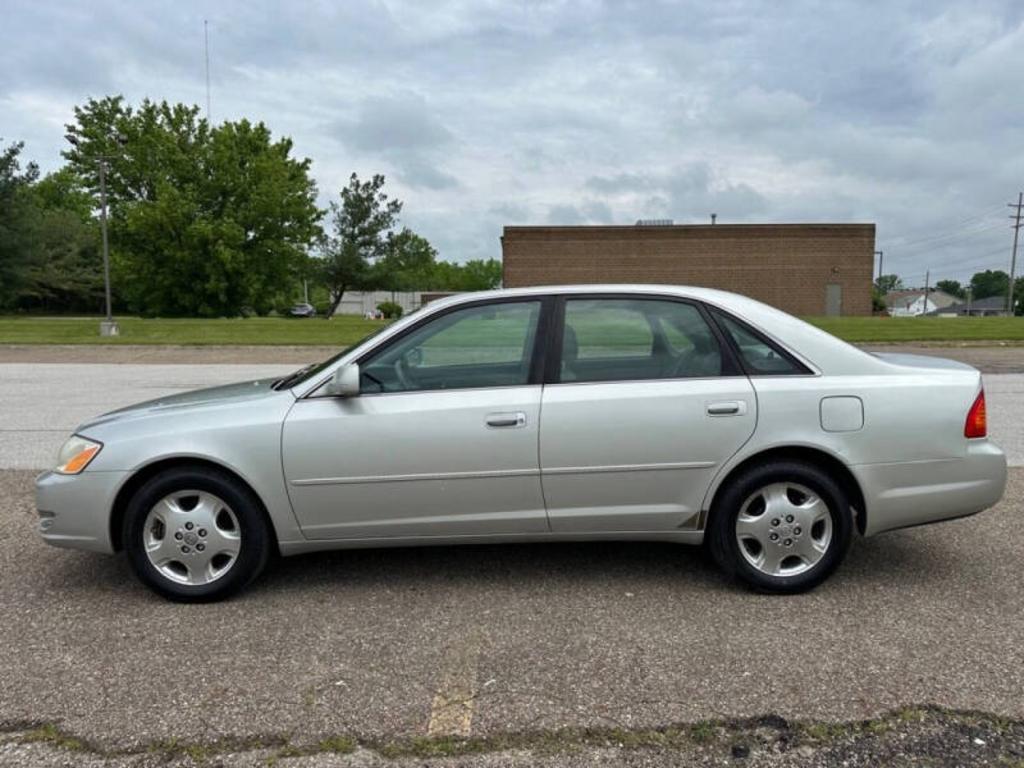 2003 Toyota Avalon XL photo