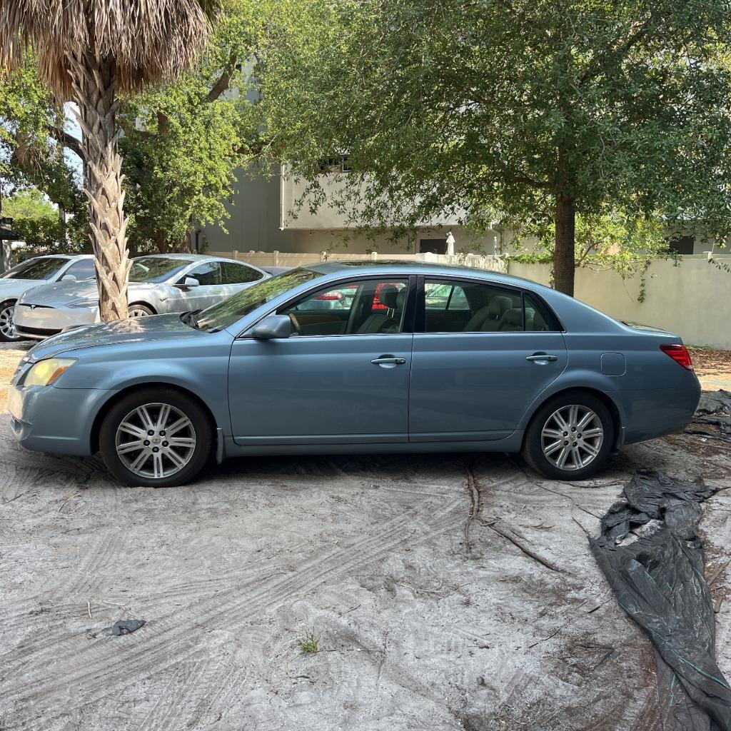 2006 Toyota Avalon XL photo