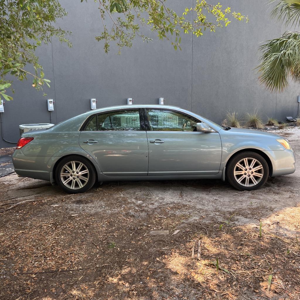 2006 Toyota Avalon XL photo