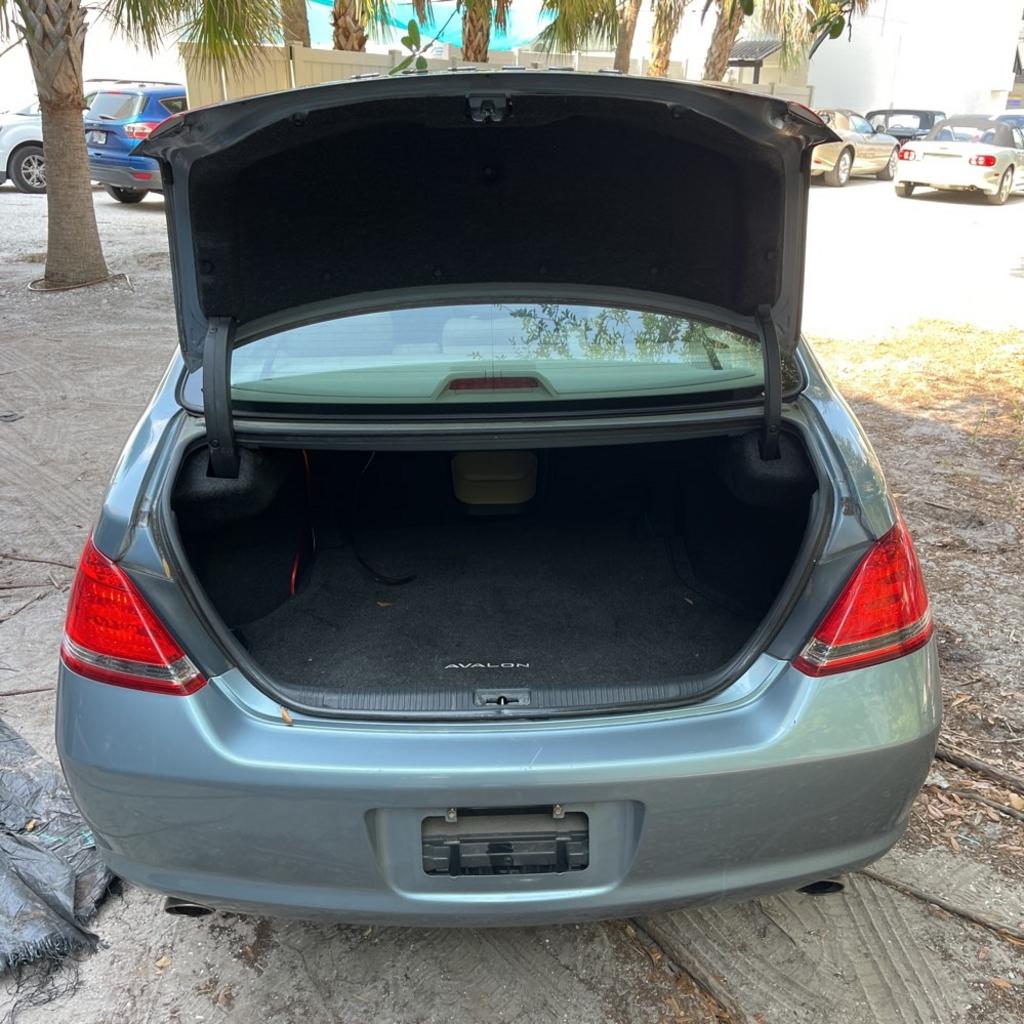2006 Toyota Avalon XL photo