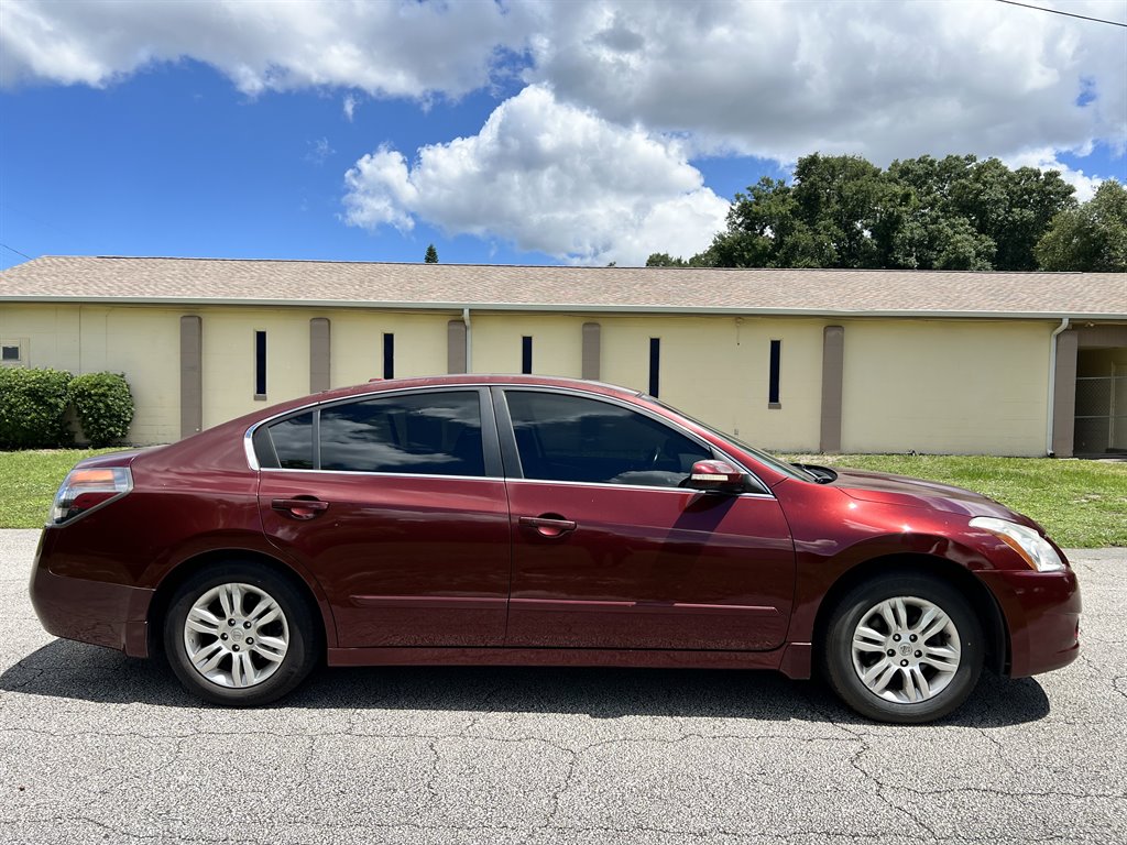 2010 Nissan Altima 2.5 photo