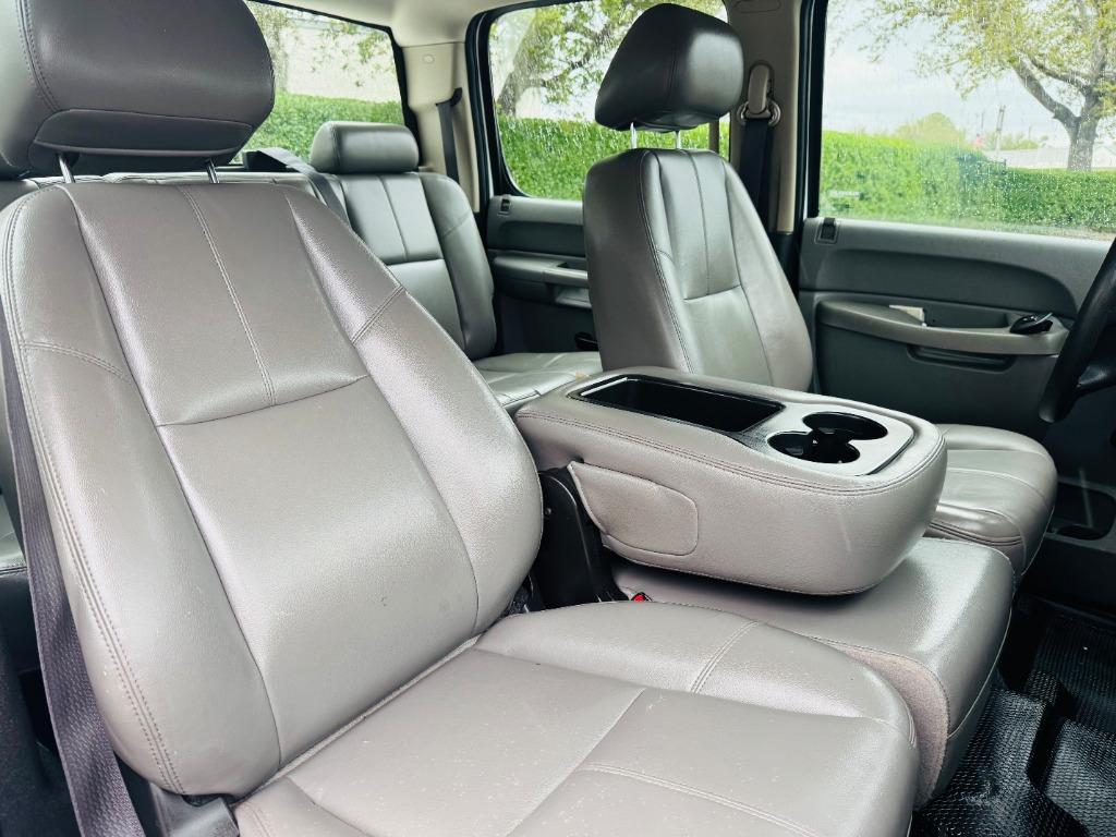 2014 Chevrolet Silverado - $9,400