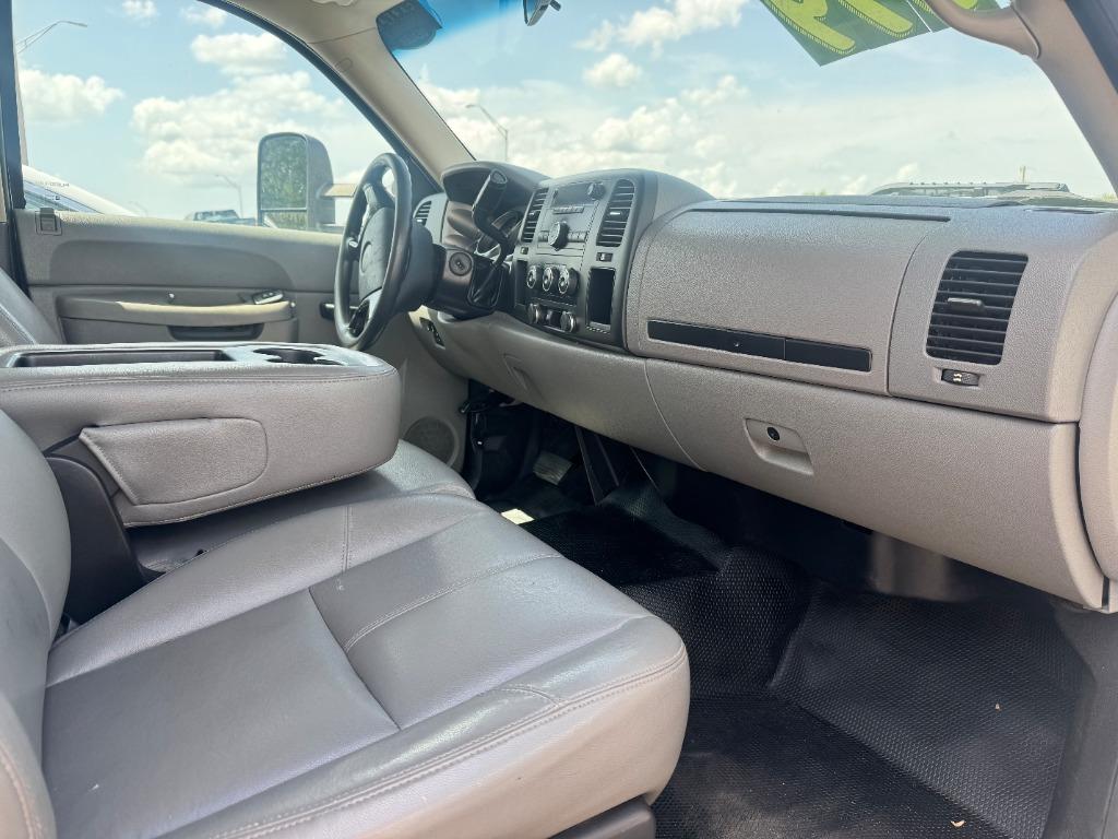 2014 Chevrolet Silverado - $9,400
