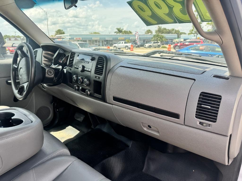 2014 Chevrolet Silverado - $9,400