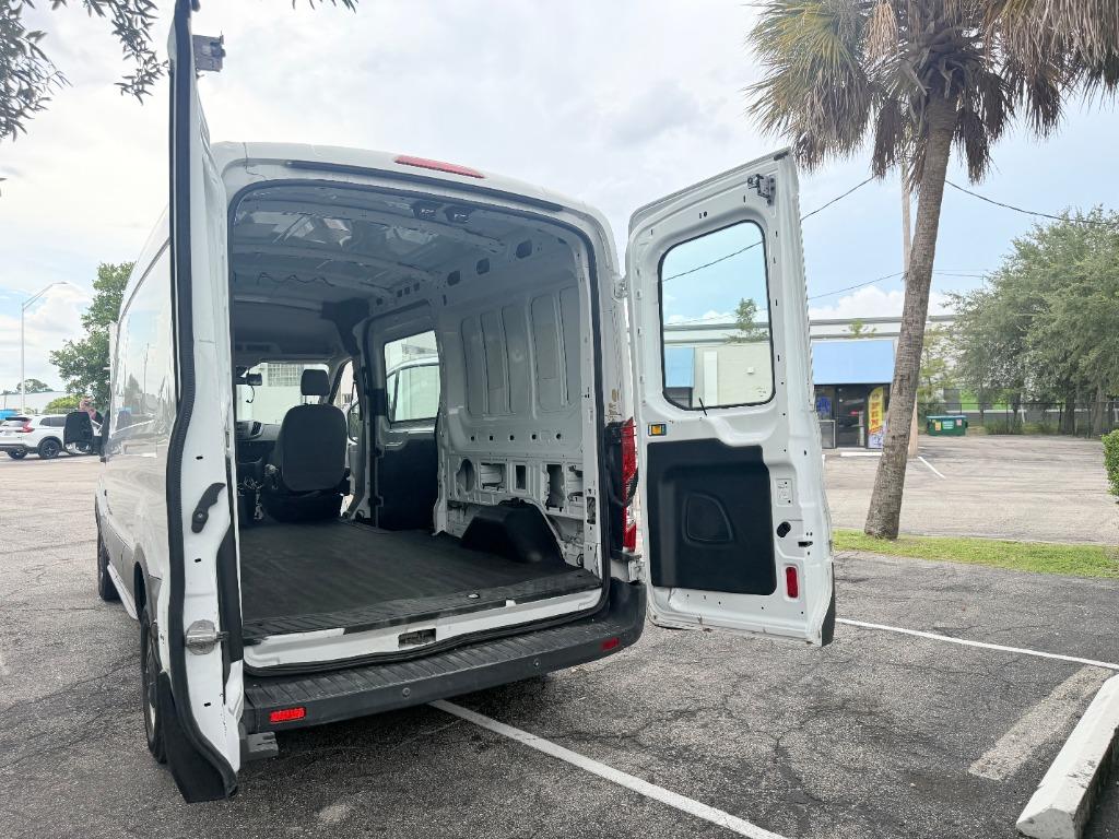 2015 Ford T150 Vans Medium Roof - $16,999