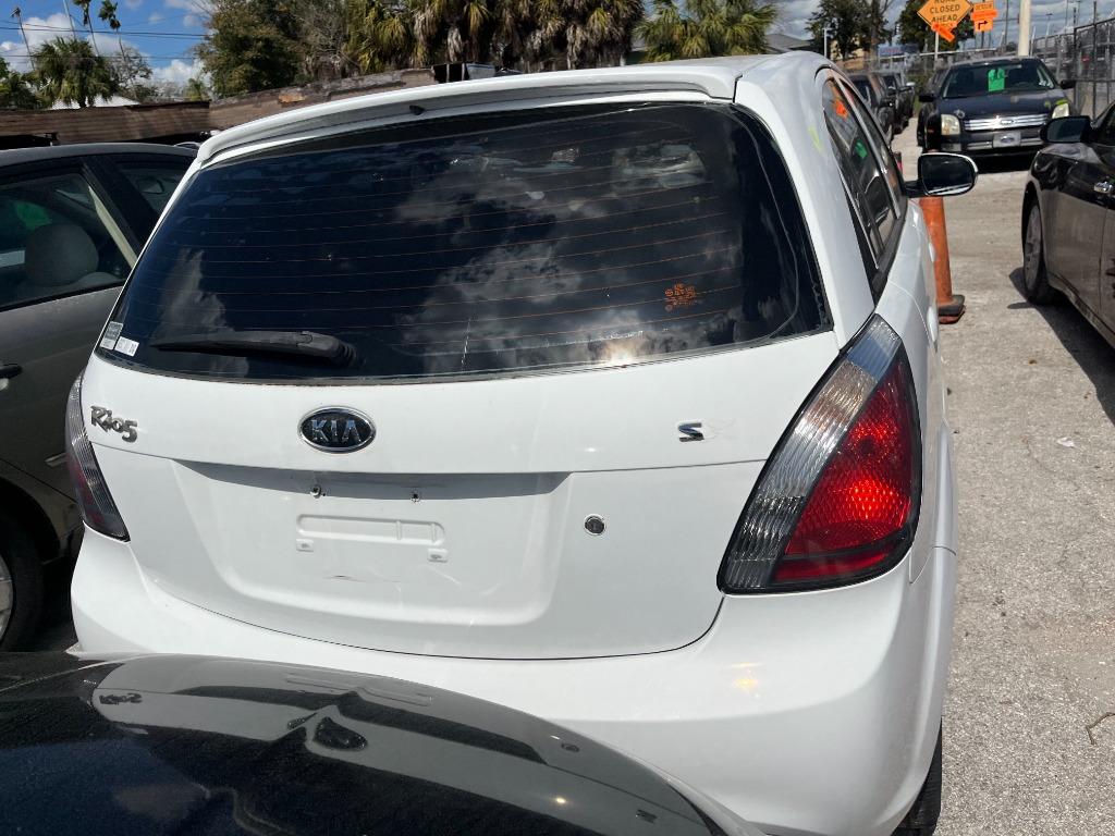 2010 Kia Rio - $2,350