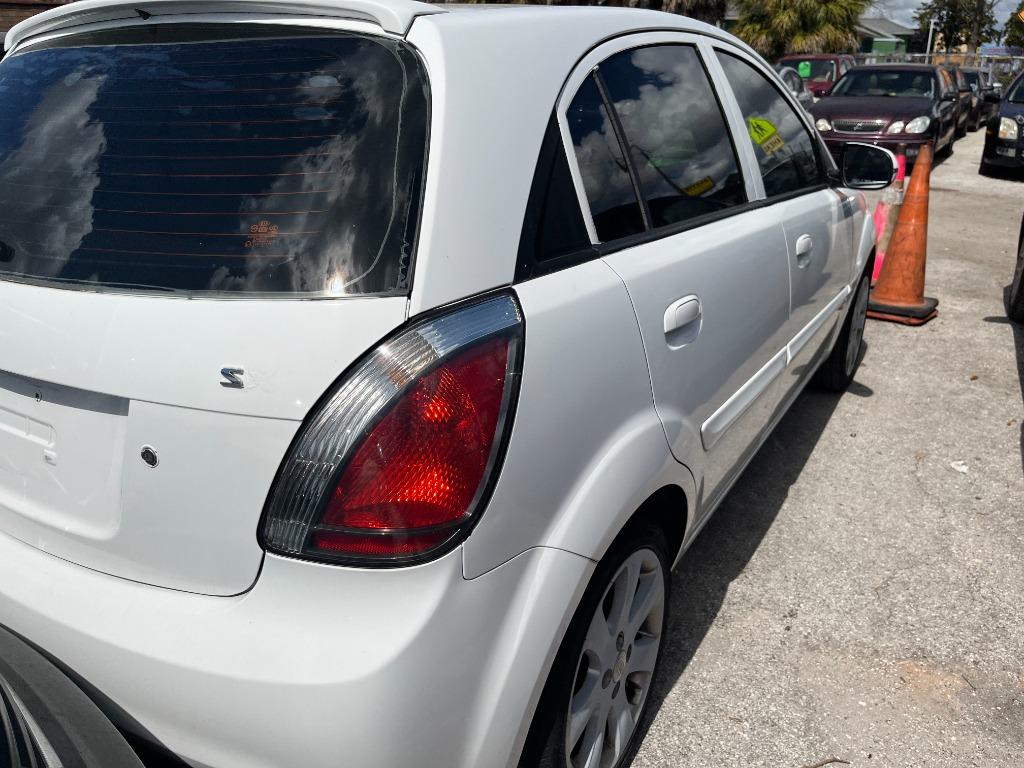 2010 Kia Rio - $2,350