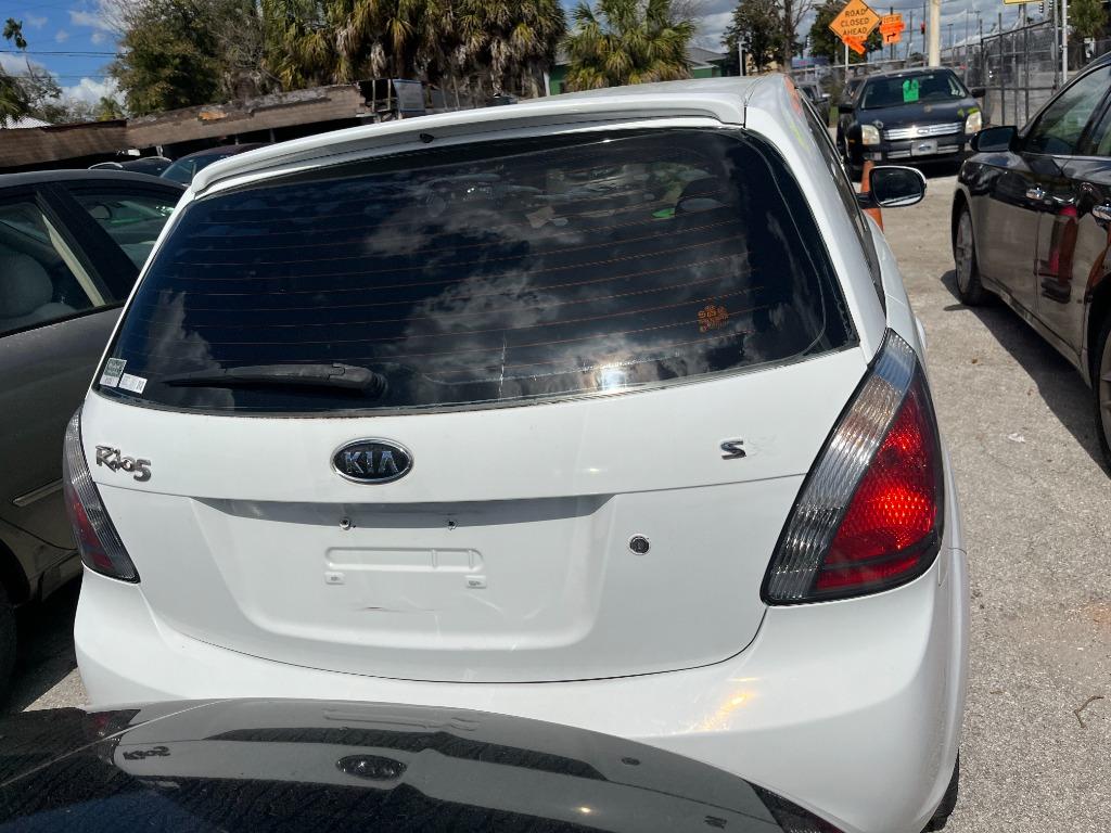 2010 Kia Rio - $2,350