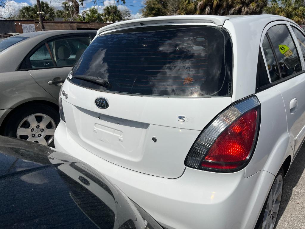2010 Kia Rio - $2,350