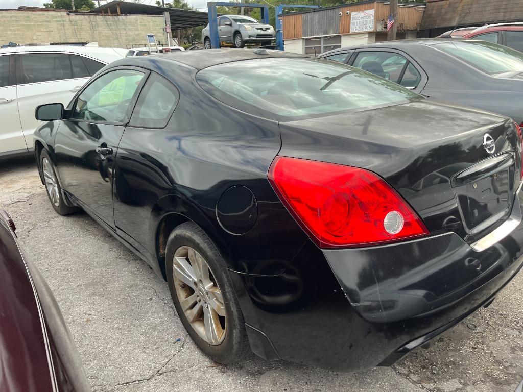 2011 Nissan Altima - $2,850