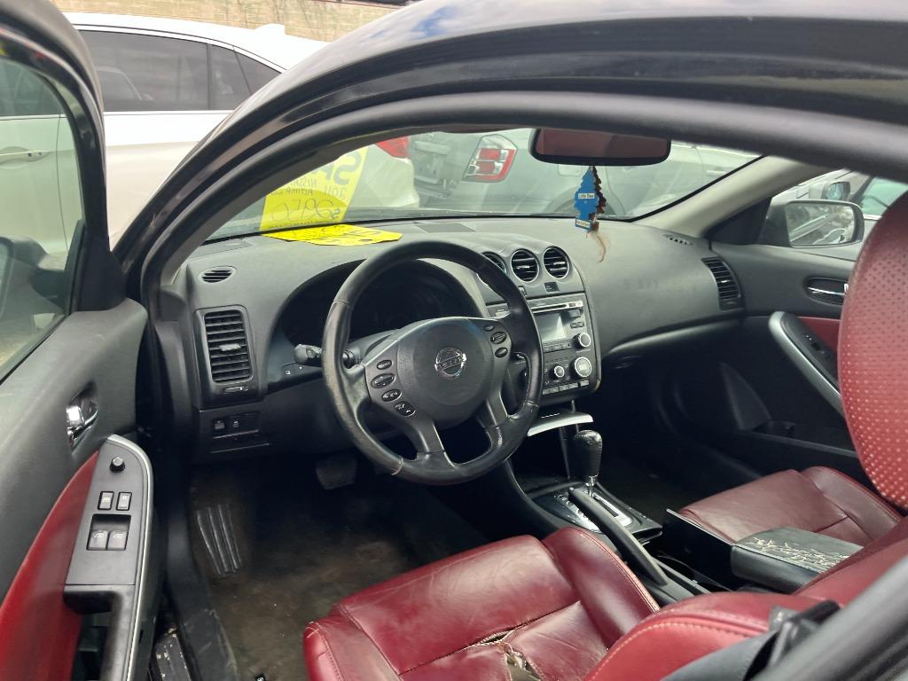 2011 Nissan Altima - $2,850
