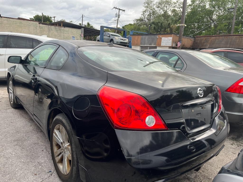 2011 Nissan Altima - $2,850