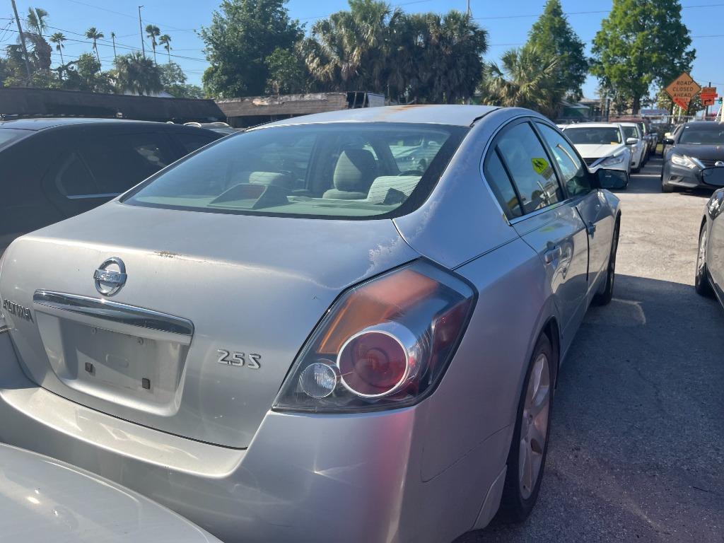 2009 Nissan Altima - $2,450