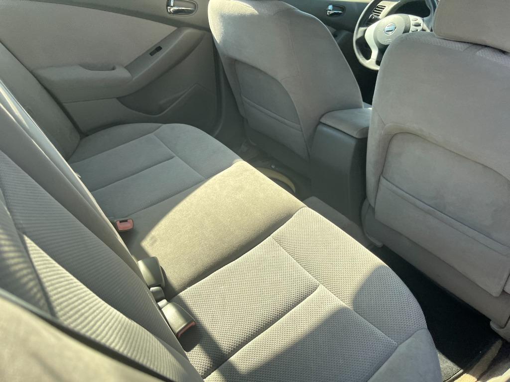 2009 Nissan Altima - $2,450
