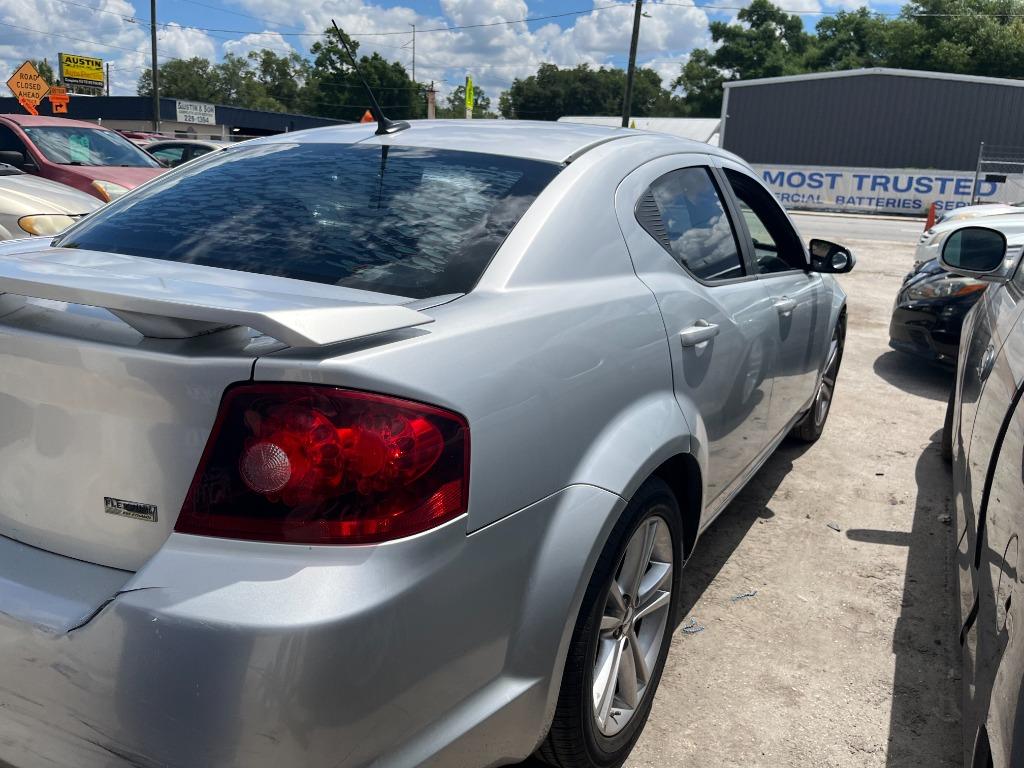 2011 Dodge Avenger - $2,850