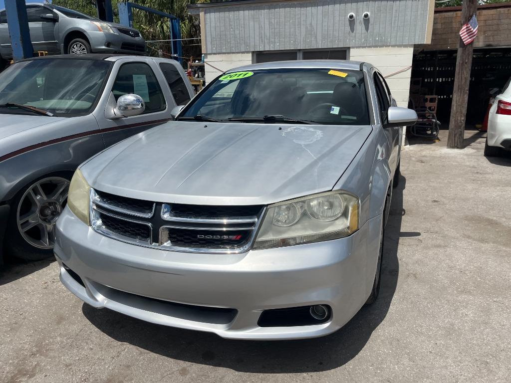 2011 Dodge Avenger - $2,850