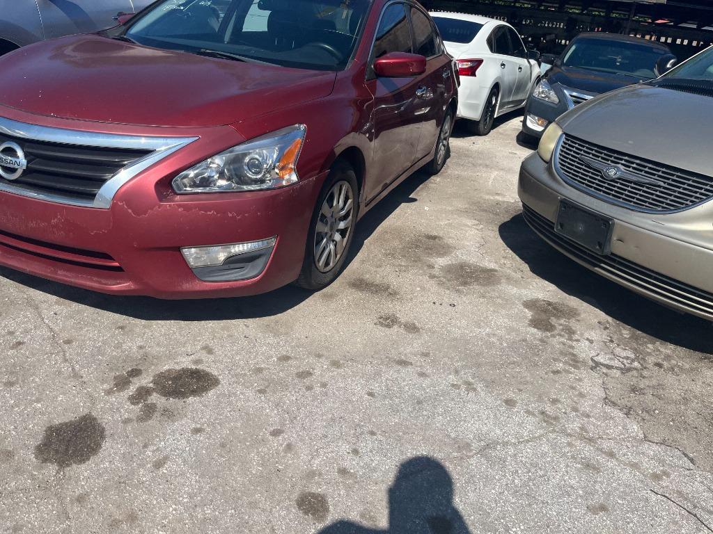 2015 Nissan Altima - $2,750