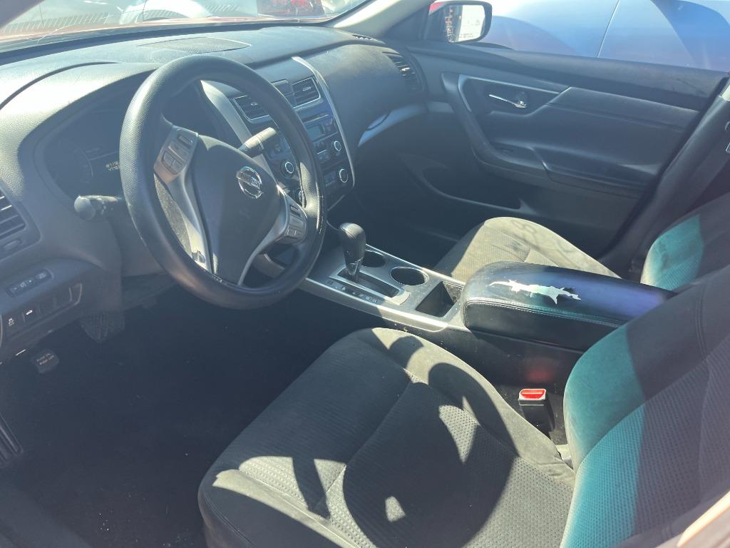 2015 Nissan Altima - $2,750
