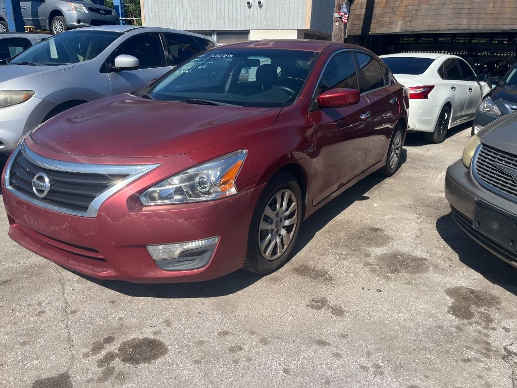 2015 Nissan Altima - $2,750