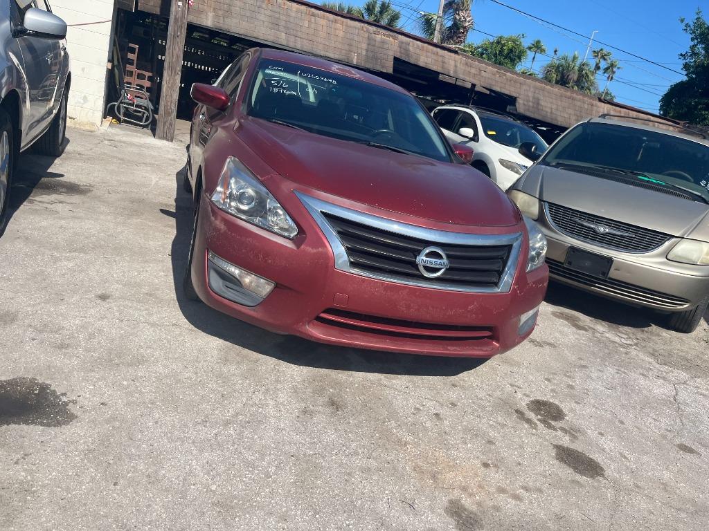 2015 Nissan Altima - $2,750