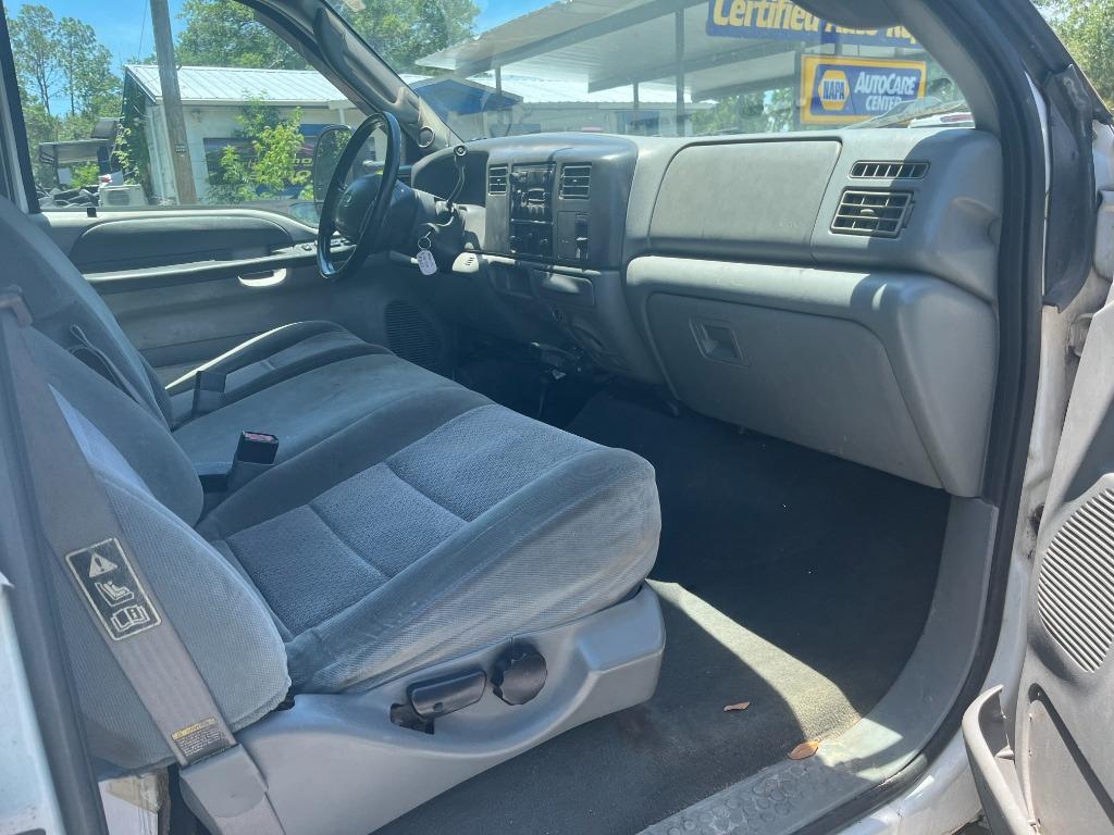 2003 Ford F-550 - $7,500