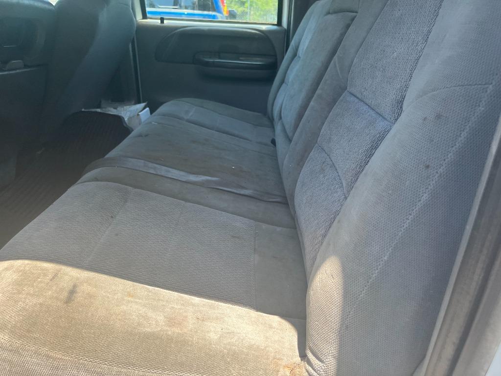 2003 Ford F-550 - $7,500