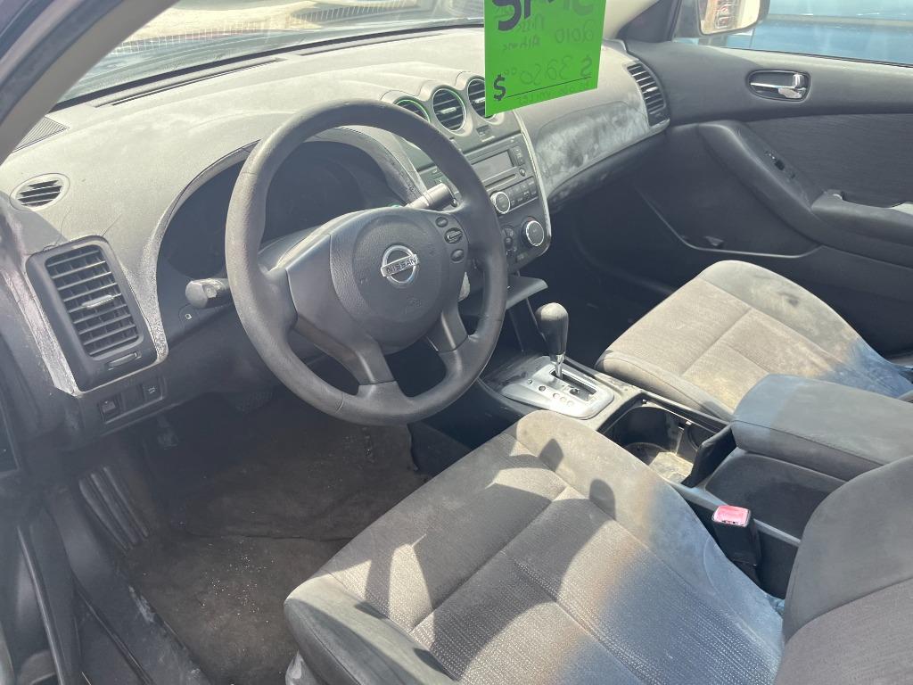 2010 Nissan Altima - $3,250