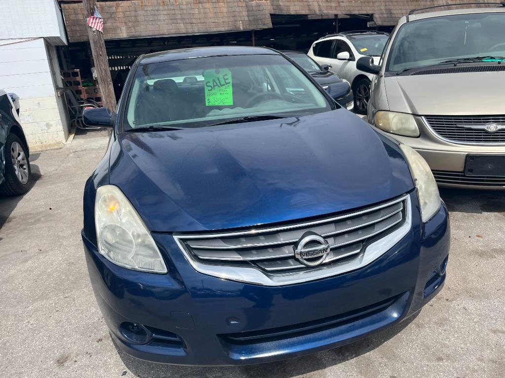 2010 Nissan Altima - $3,250