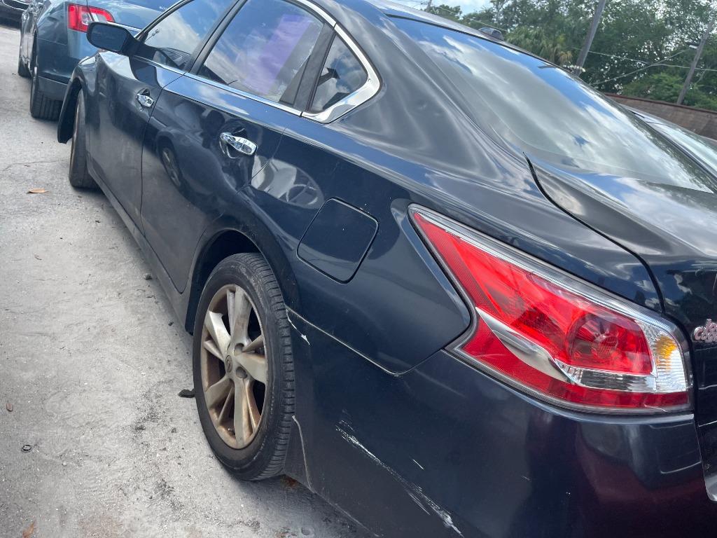 2014 Nissan Altima - $1,950