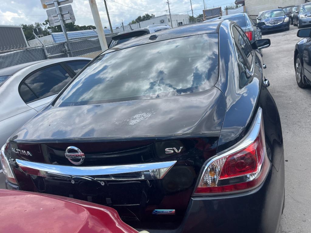 2014 Nissan Altima - $1,950