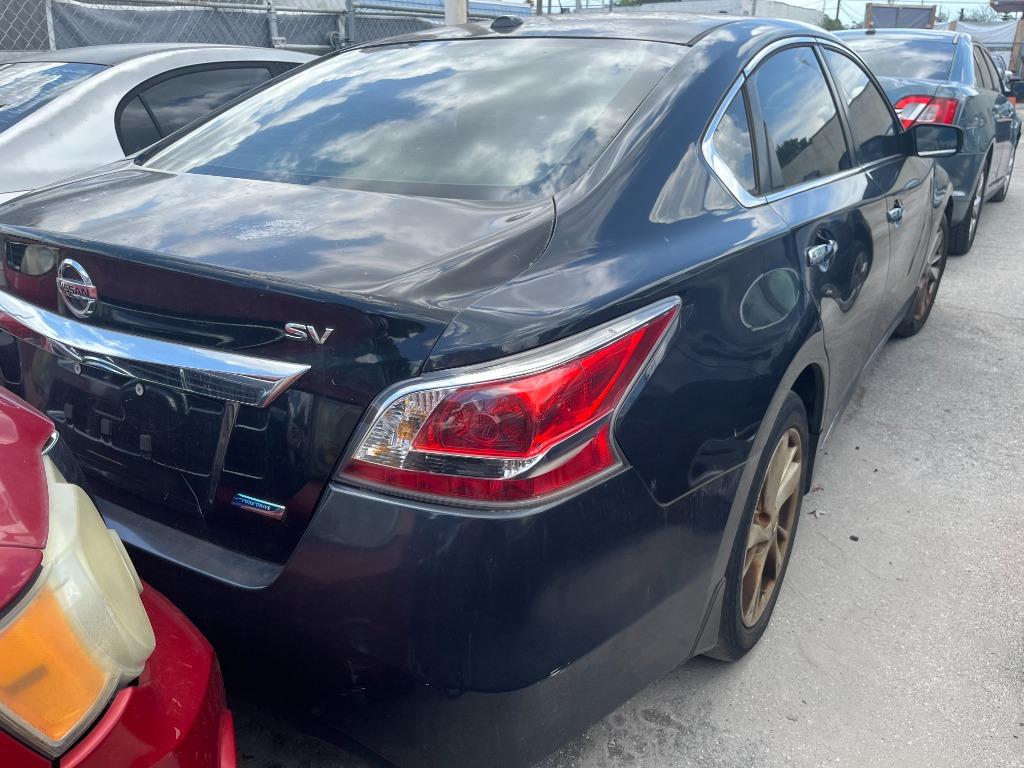 2014 Nissan Altima - $1,950