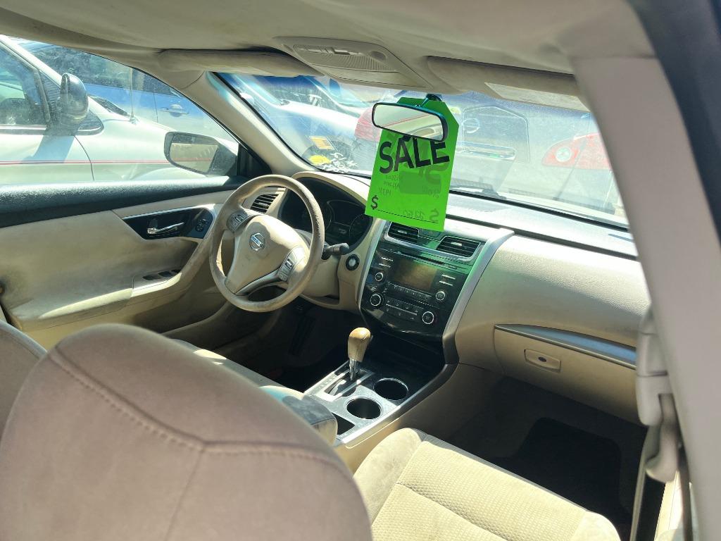 2014 Nissan Altima - $1,950