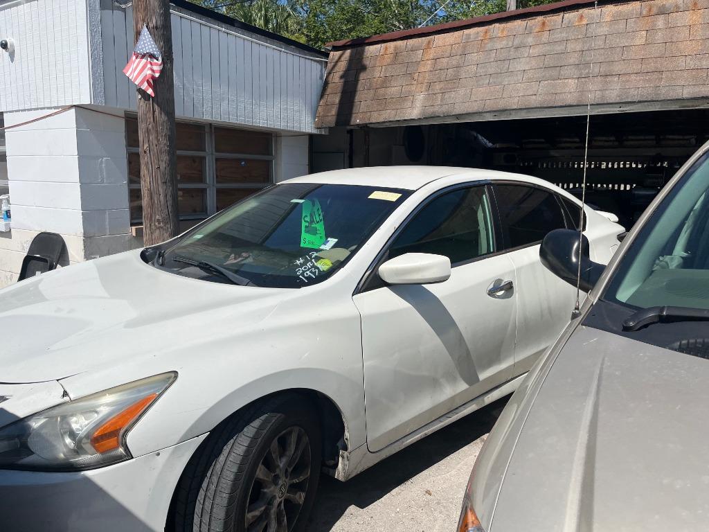 2014 Nissan Altima - $1,950