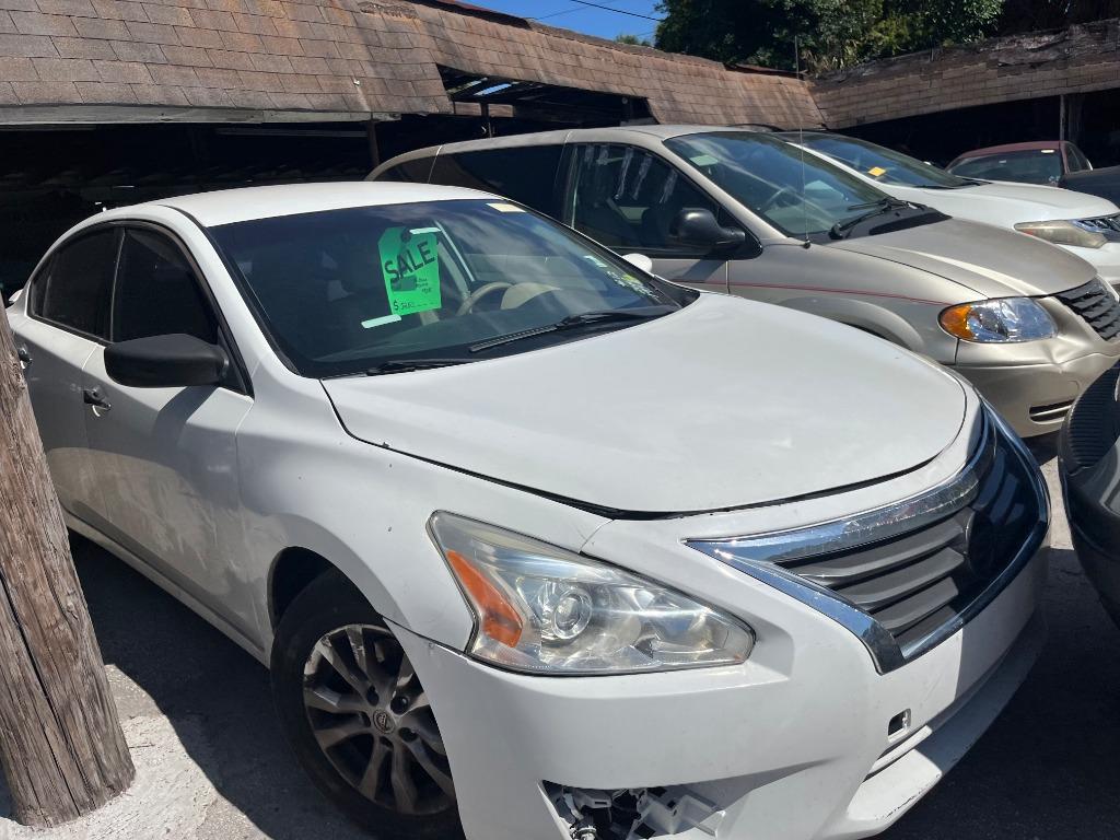 2014 Nissan Altima - $1,950