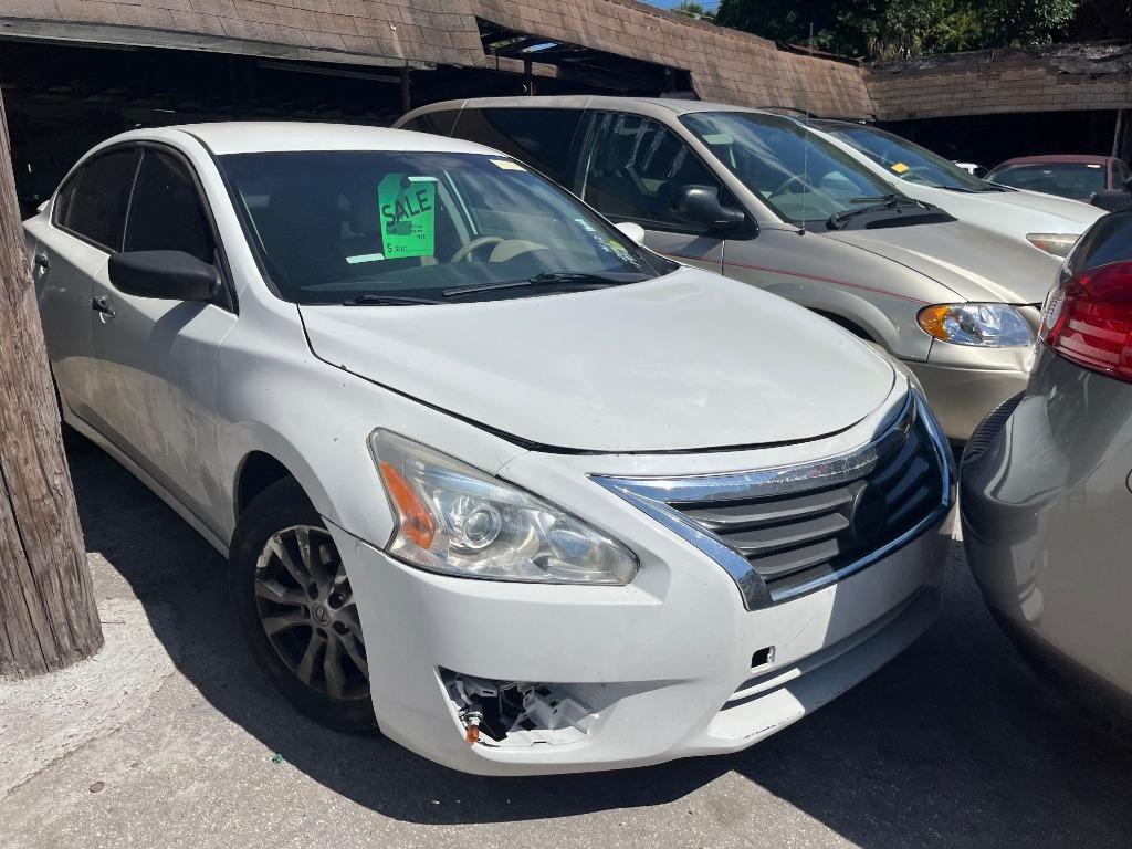 2014 Nissan Altima - $1,950